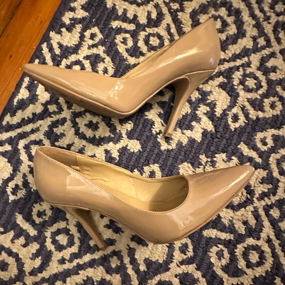 3/$25 Chinese Laundry Nude Patent Pointed Toe Heels Sz 10M Classic Pump - Picture 9 of 11